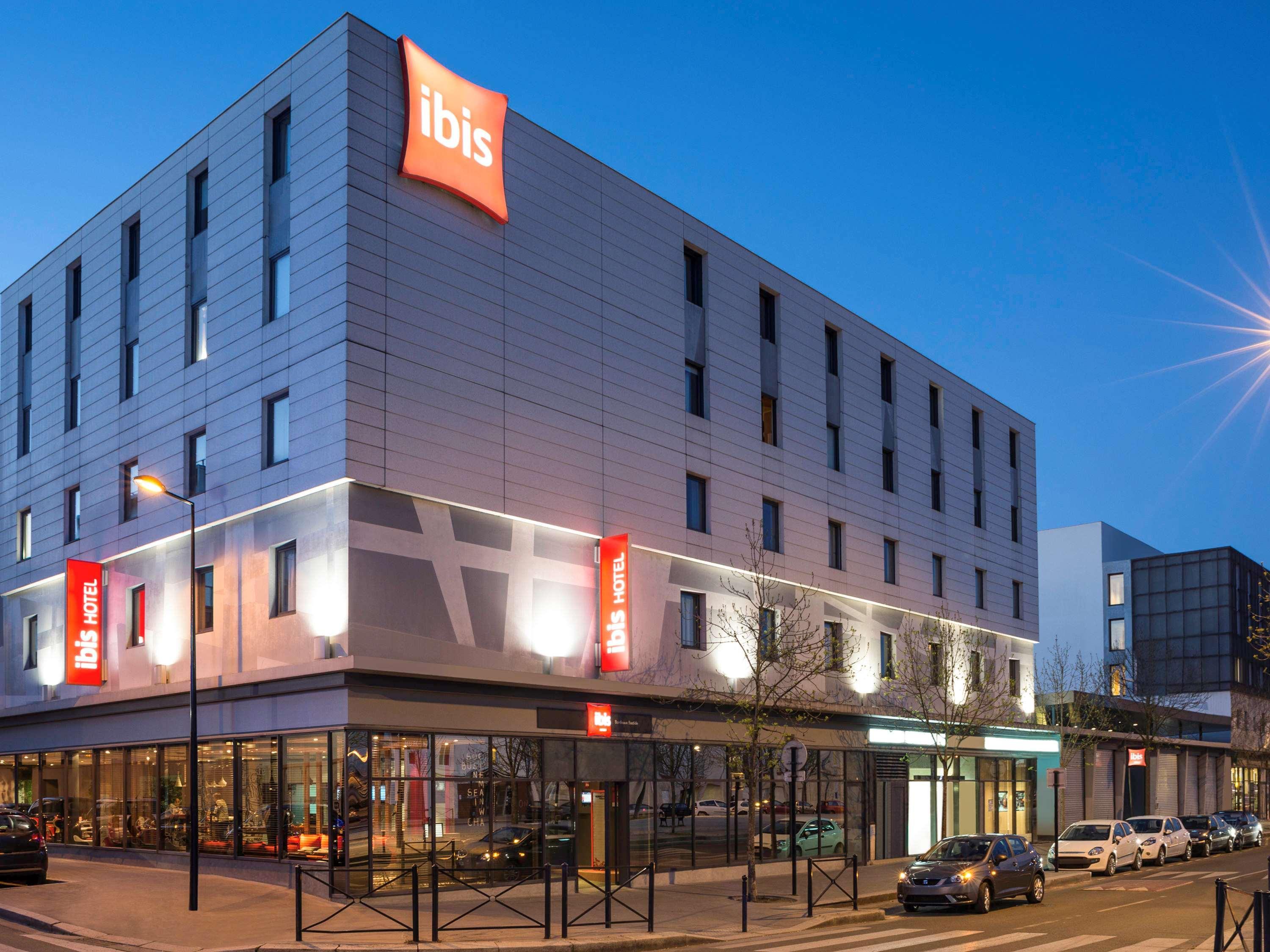 Ibis Bordeaux Centre Bastide Hotel Exterior photo