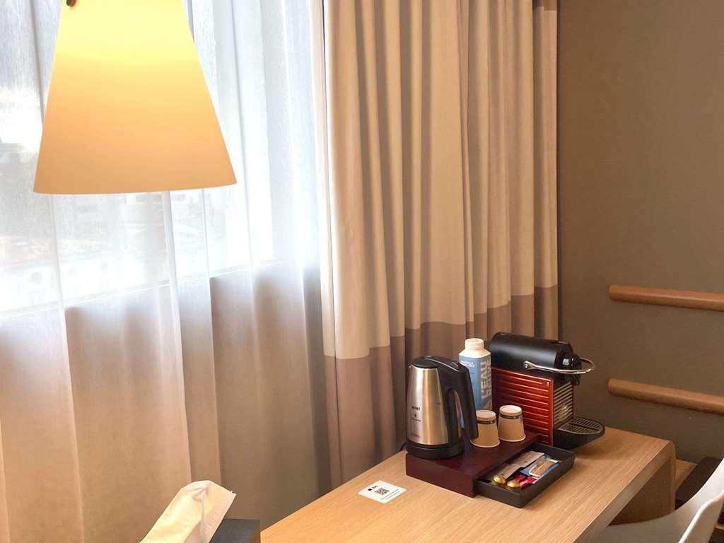 Ibis Bordeaux Centre Bastide Hotel Room photo