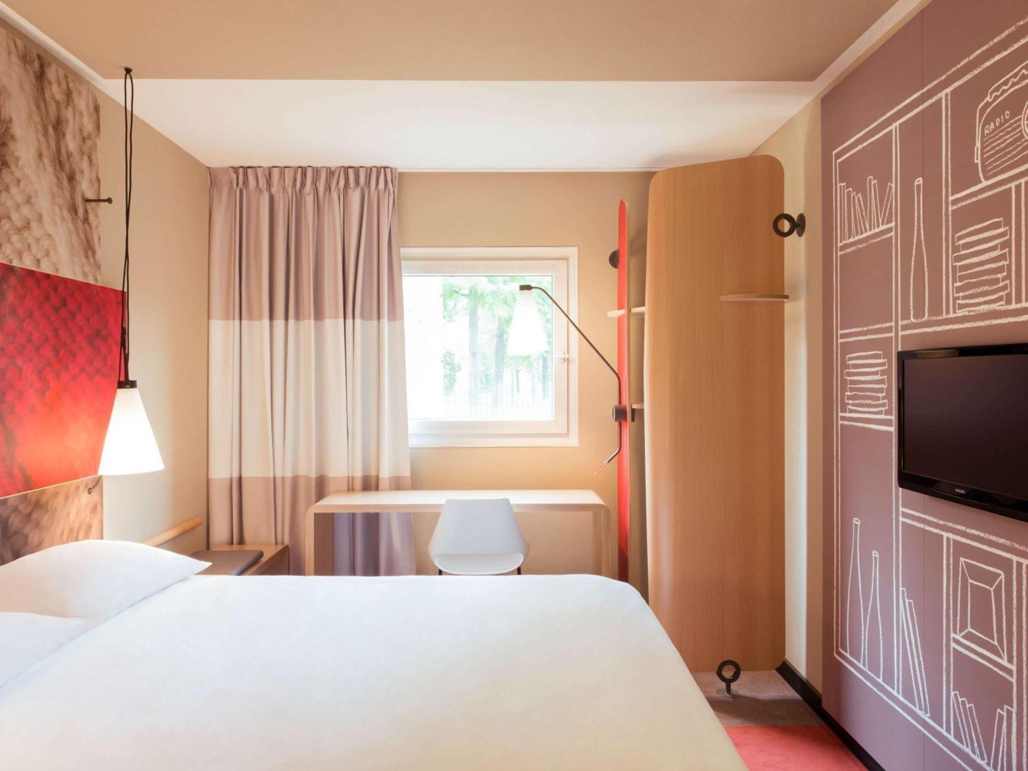 Ibis Bordeaux Centre Bastide Hotel Exterior photo