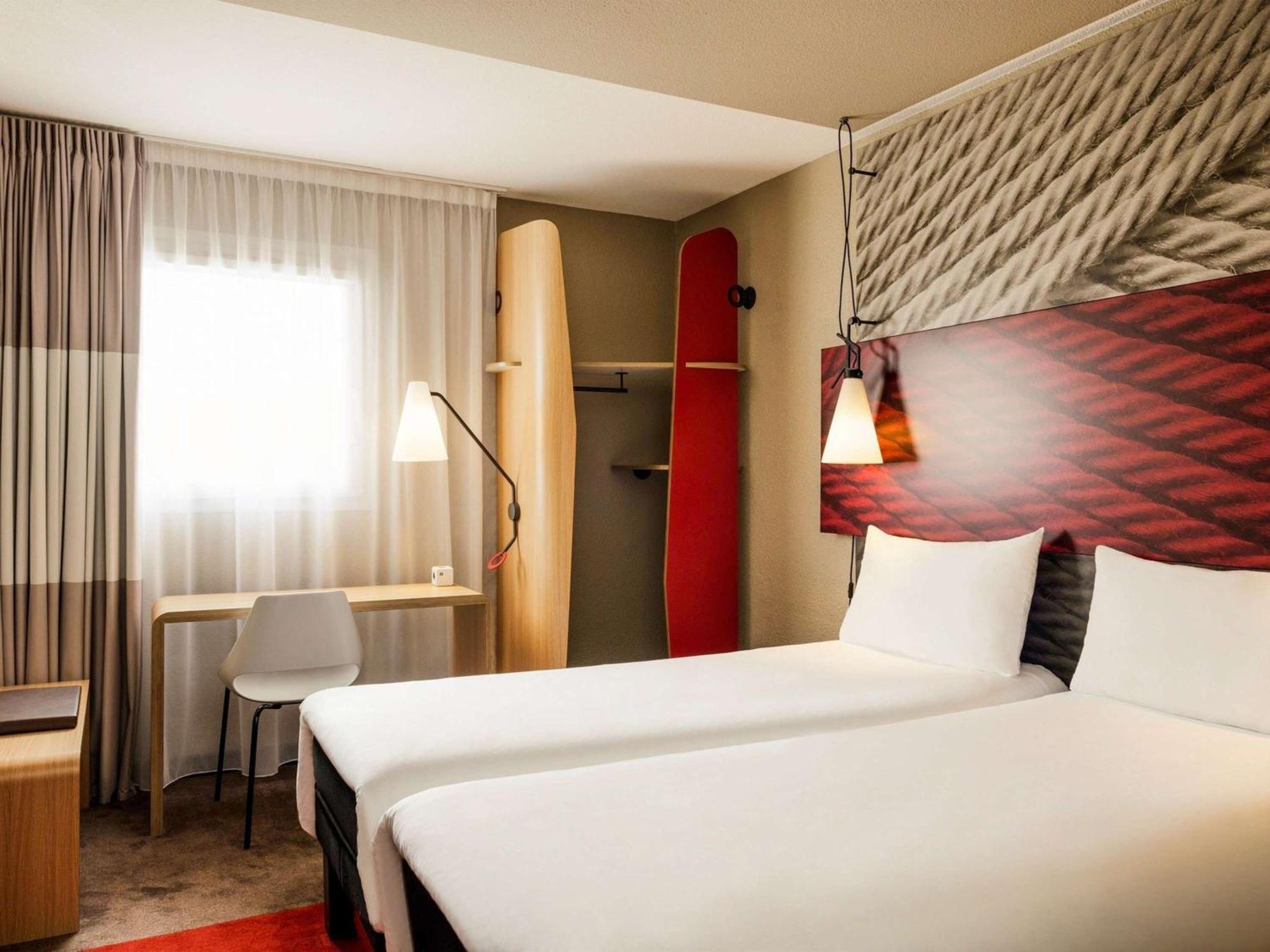 Ibis Bordeaux Centre Bastide Hotel Exterior photo