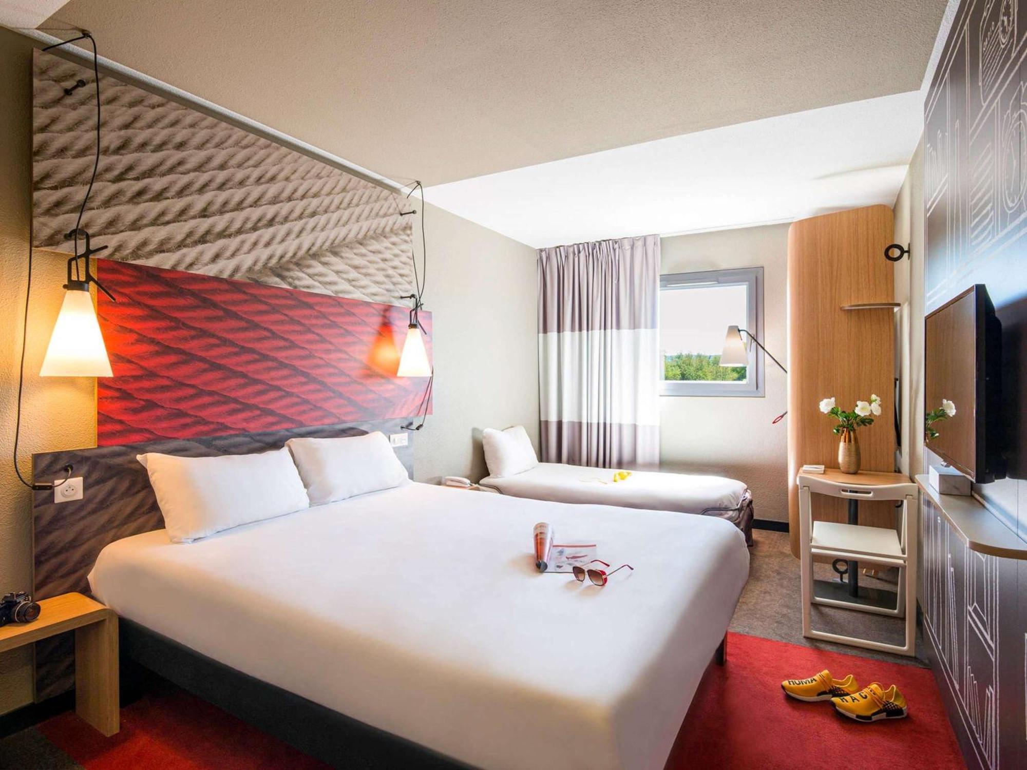 Ibis Bordeaux Centre Bastide Hotel Exterior photo